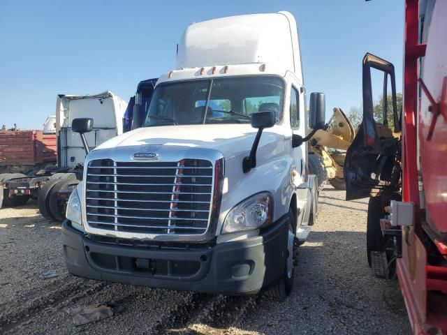2015 Freightliner Cascadia Semi Truck