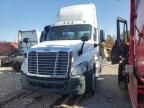 2015 Freightliner Cascadia Semi Truck