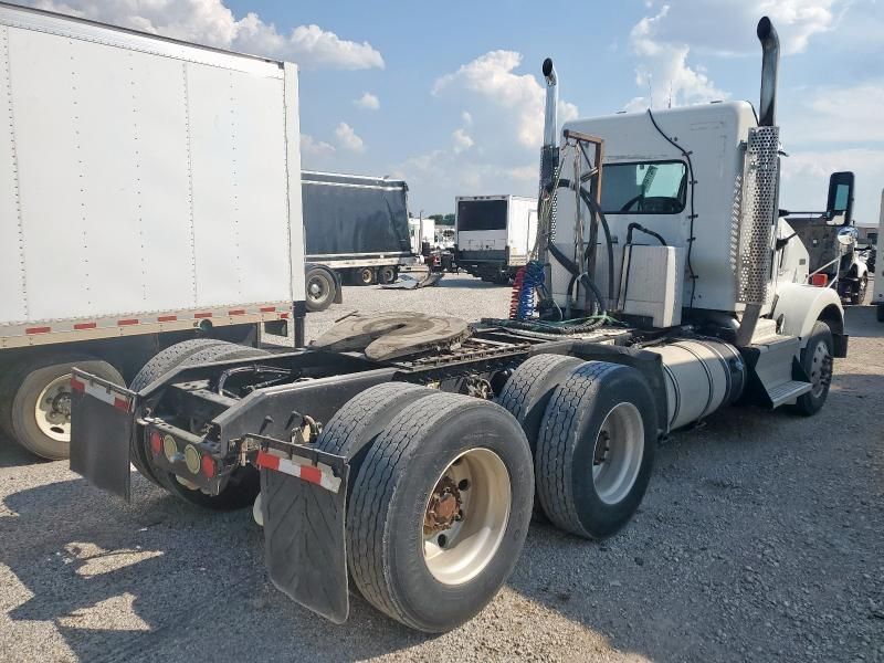 2011 Kenworth T800 Semi Truck