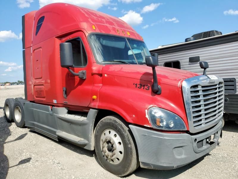 2015 Freightliner Cascadia Semi Truck