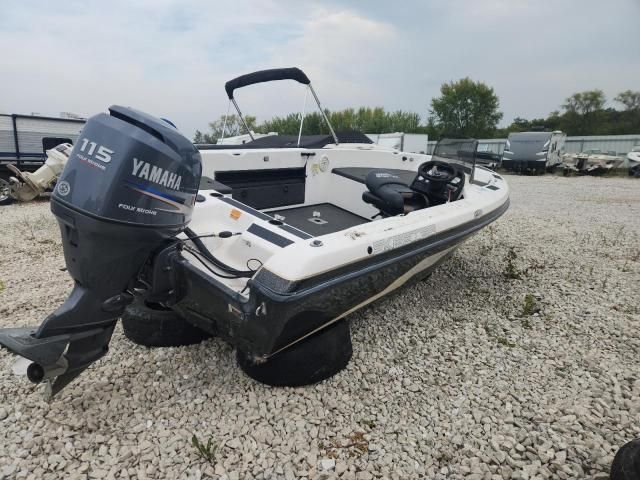 2004 Skeeter Boat