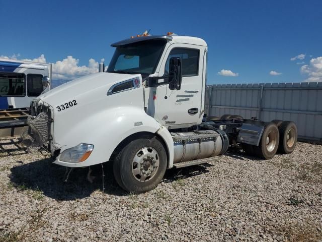 2018 Kenworth T680 Semi Truck
