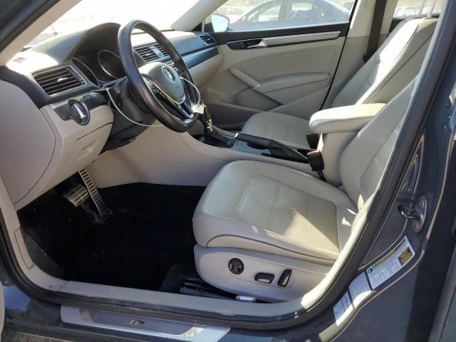 2017 Volkswagen Passat R-Line