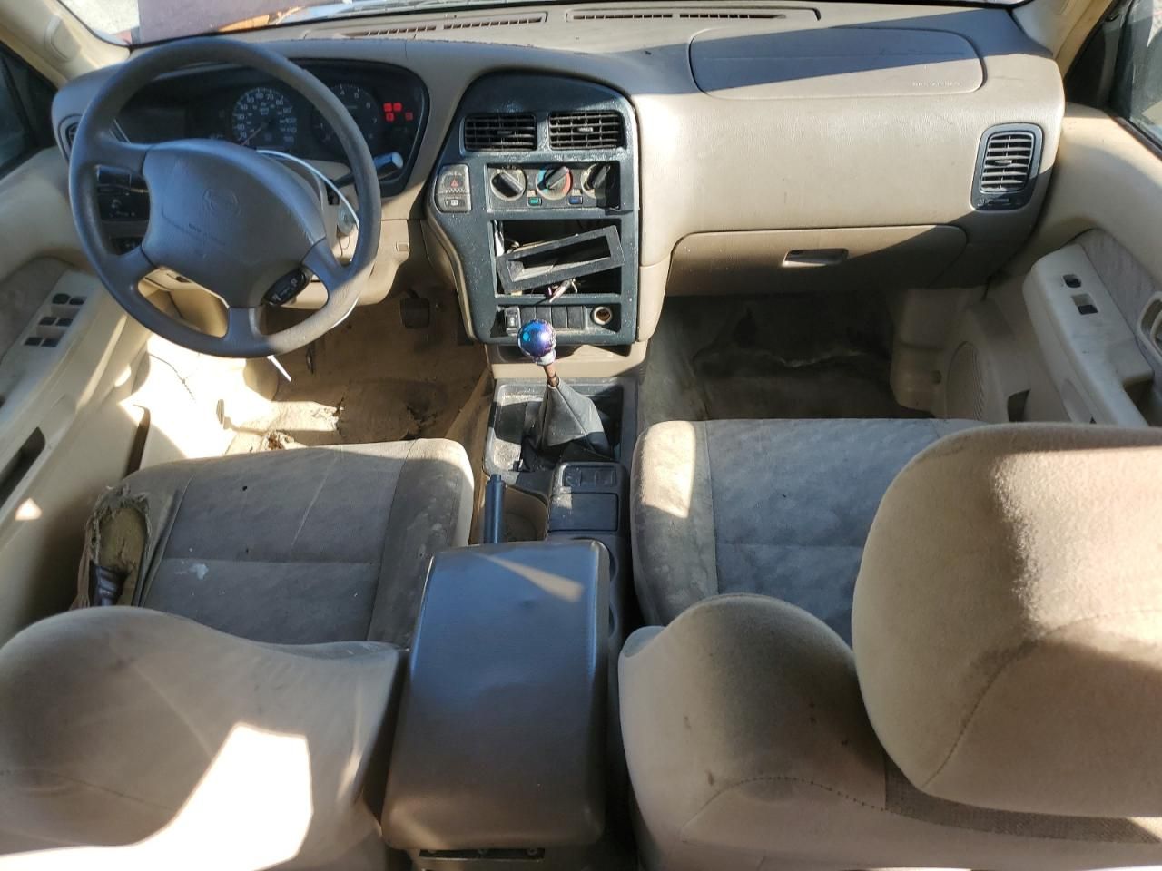 1998 Nissan Pathfinder xe