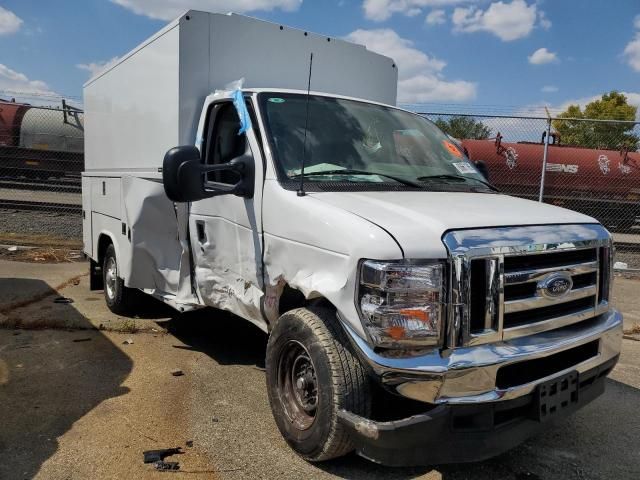 2025 Ford Econoline E350 Super Duty Cutaway Van