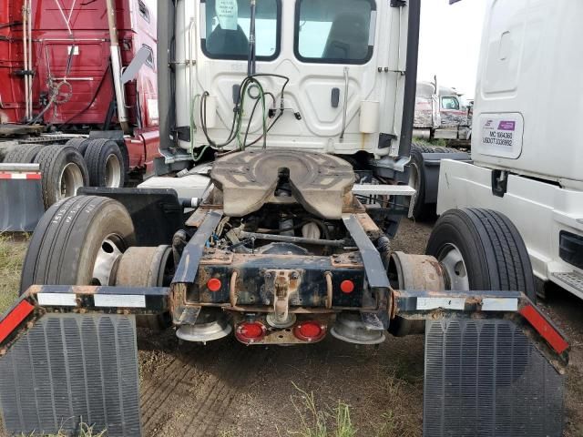 2018 Freightliner Cascadia 113 Semi Truck