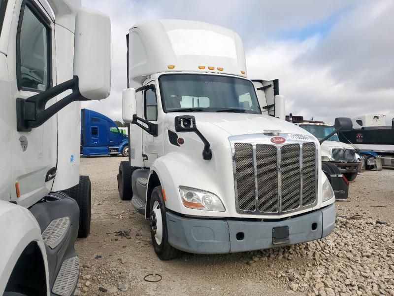 2017 Peterbilt Tractor 2017 Peterbilt 579 Semi Truck