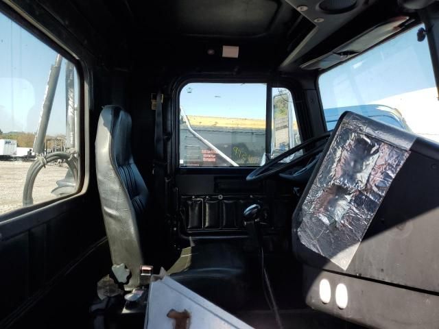 2002 Freightliner FLD120 Semi Truck