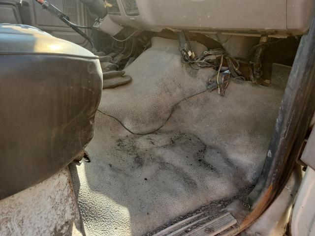 1997 Ford F700