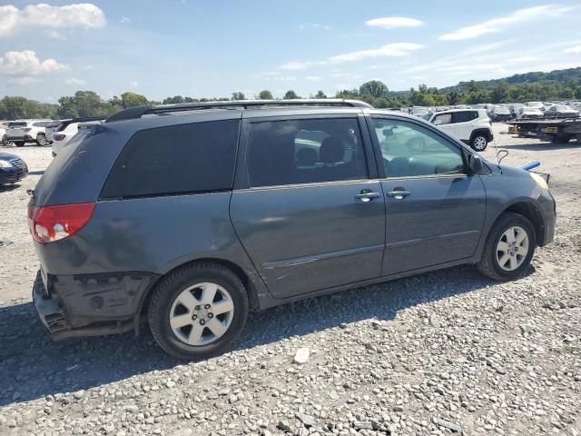 2009 Toyota Sienna CE