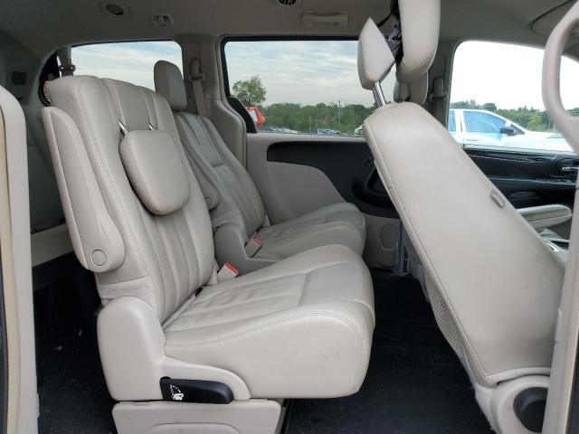 2013 Chrysler Town & Country Touring