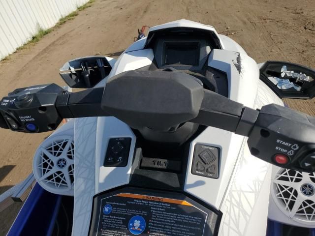 2025 Yamaha Wave W/TRL