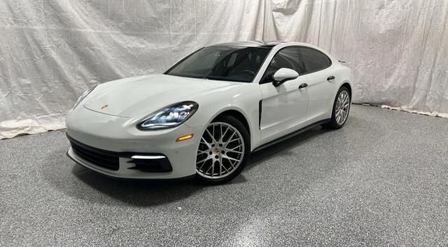 2018 Porsche Panamera 4