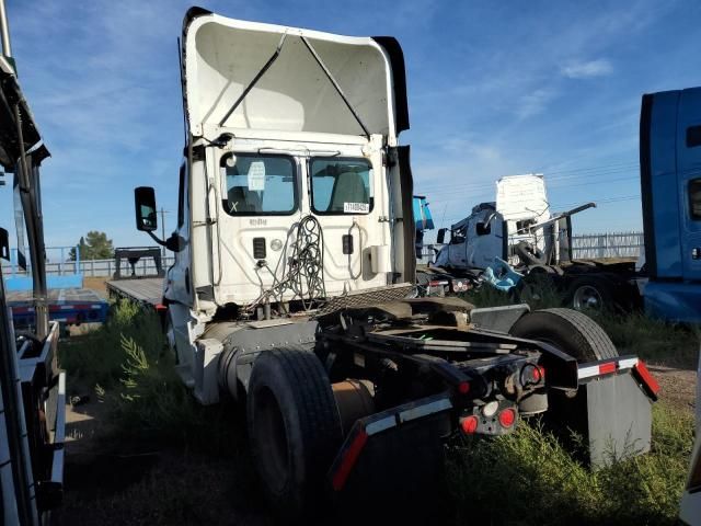 2016 Freightliner Cascadia 113 Semi Truck