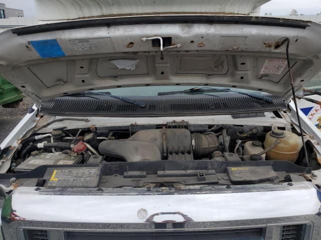 2009 Ford Econoline E450 Super Duty Cutaway Van