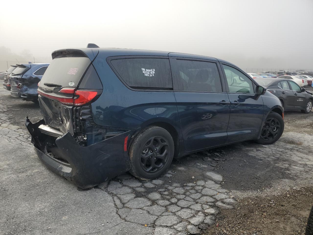 2023 Chrysler Pacifica Hybrid Touring l