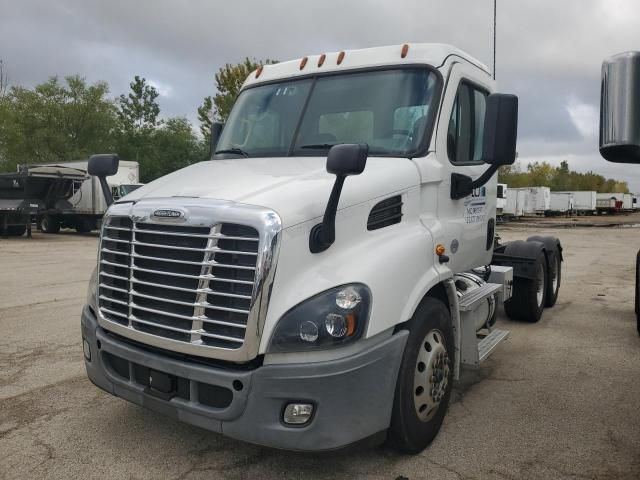 2019 Frht 2019 Freightliner Cascadia 113