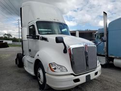Kenworth Vehiculos salvage en venta: 2014 Kenworth T680 Semi Truck