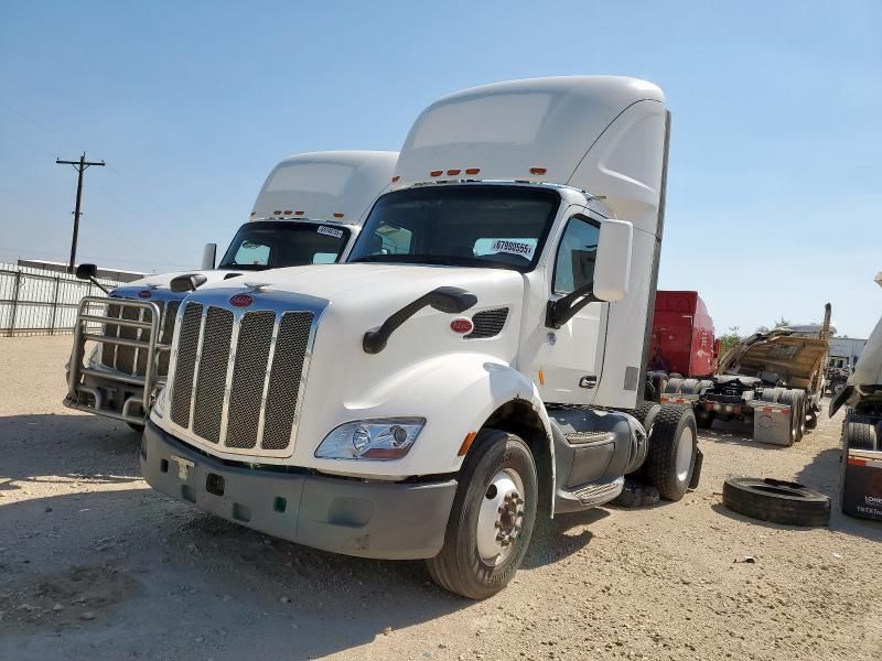 2018 Peterbilt Tractor 2018 Peterbilt 579 Semi Truck