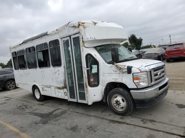 2024 Ford Econoline E450 Super Duty Cutaway Van