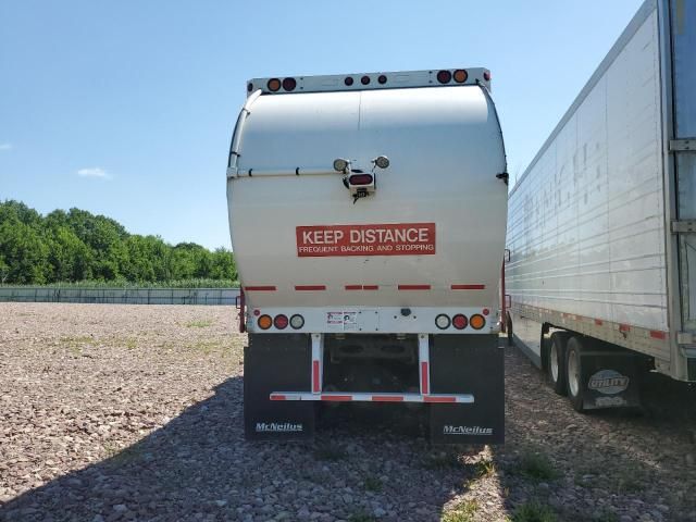 2025 Peterbilt Tractor 520-Packer Garbage Truck