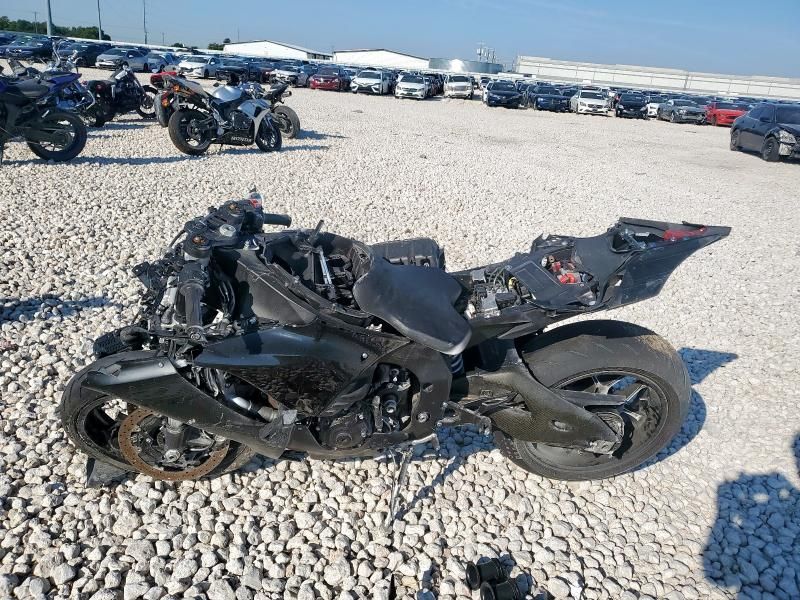 2020 Yamaha YZFR1