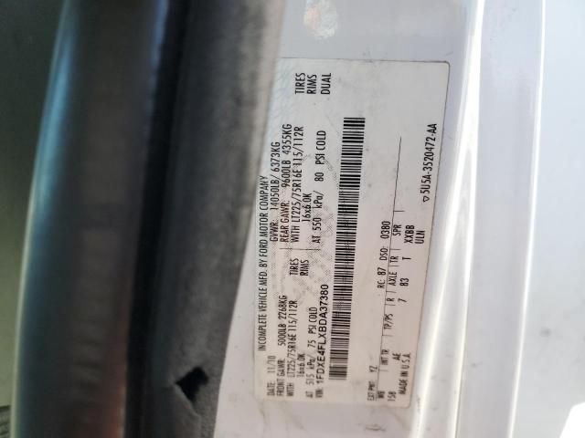 2011 Ford Econoline E450 Super Duty Cutaway Van