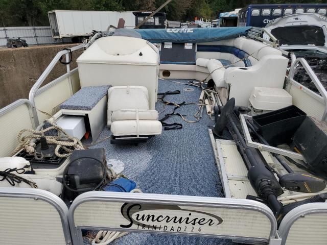 2000 Suncruiser Boat