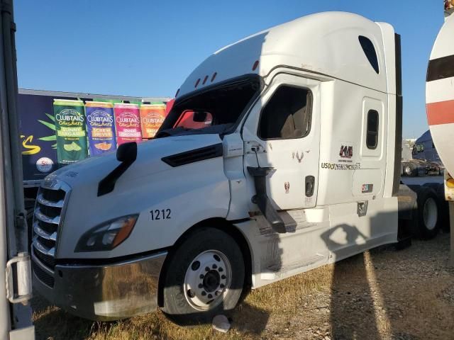 2020 Freightliner Cascadia 126