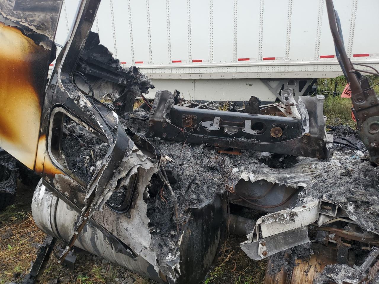 2019 Kenworth T680-Semi Truck