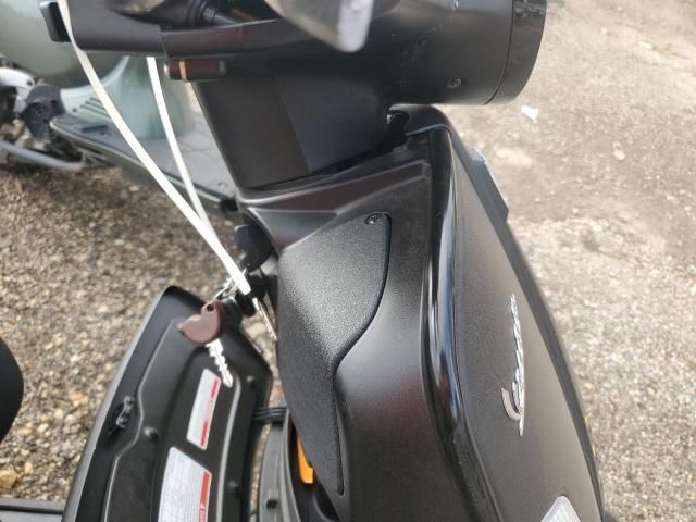 2022 Vespa GTS 300