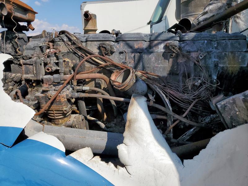 2005 Kenworth W900 Semi Truck