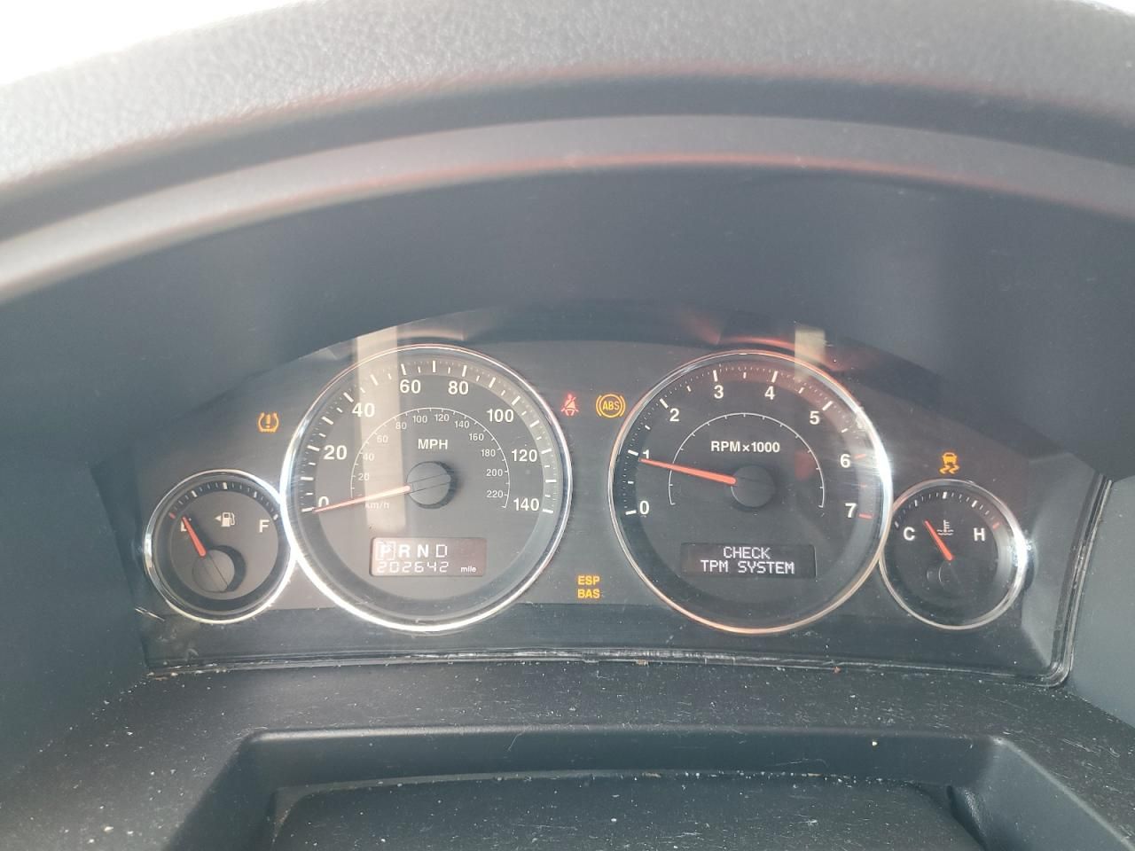 2008 Jeep Commander Sport