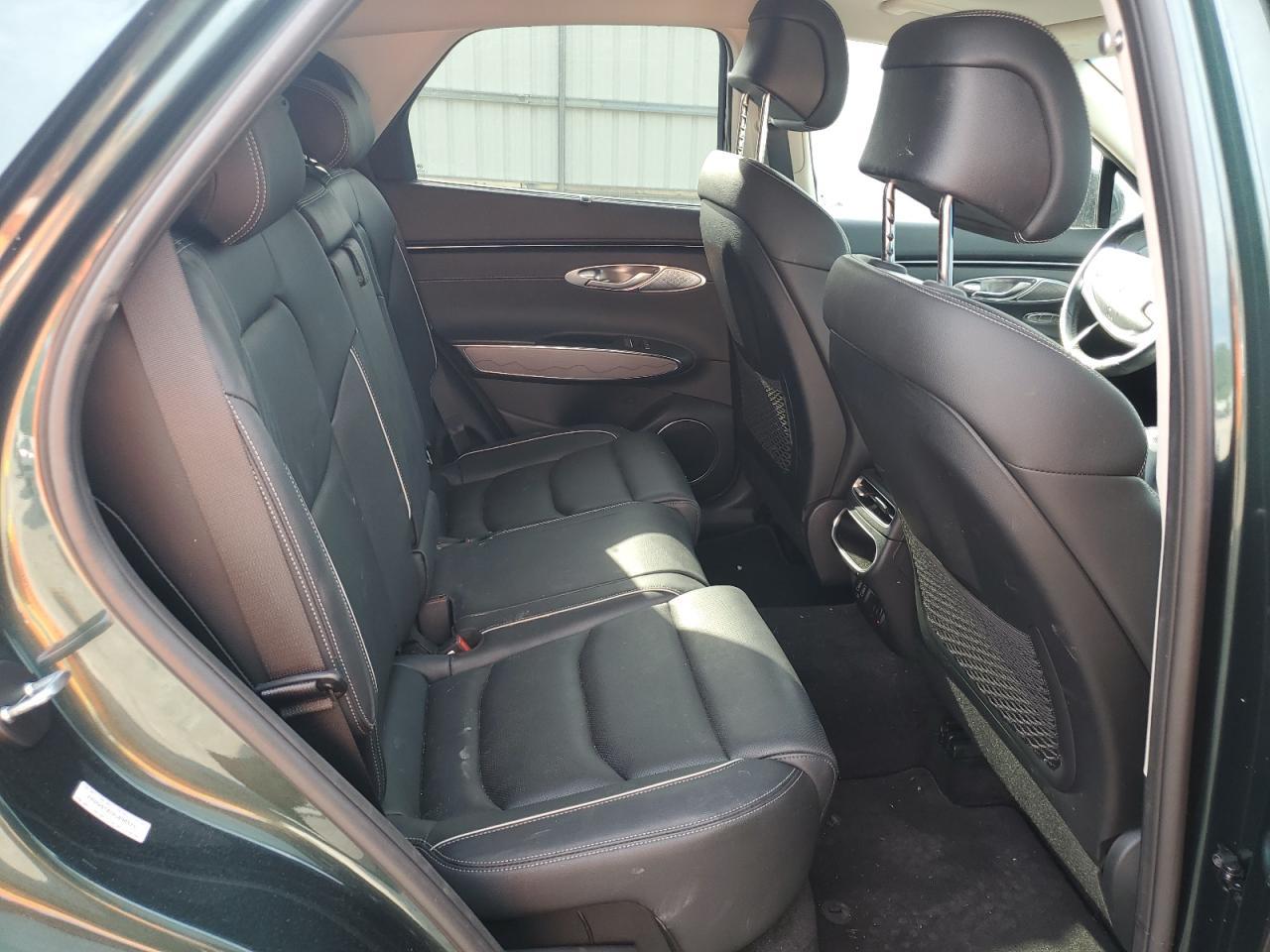 2023 Genesis Gv70 Base