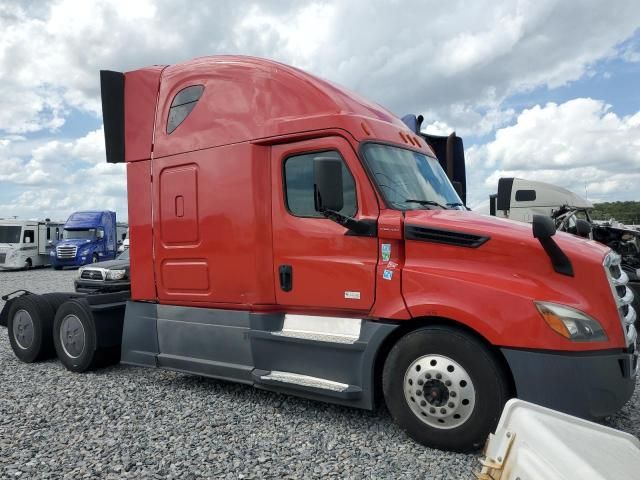 2019 Freightliner Cascadia 126 Semi Truck