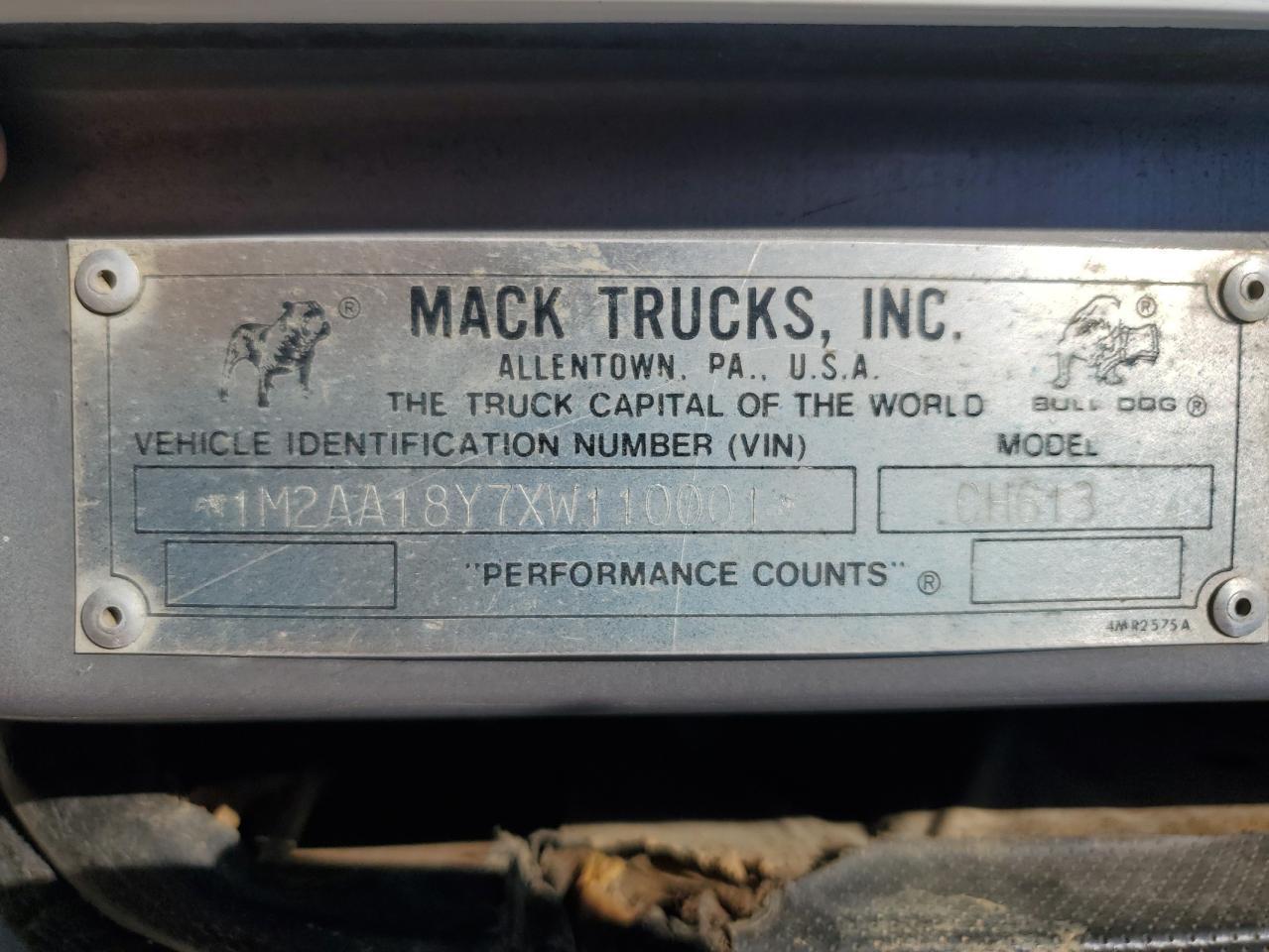 1999 Mack CH613 Flatbed Truck