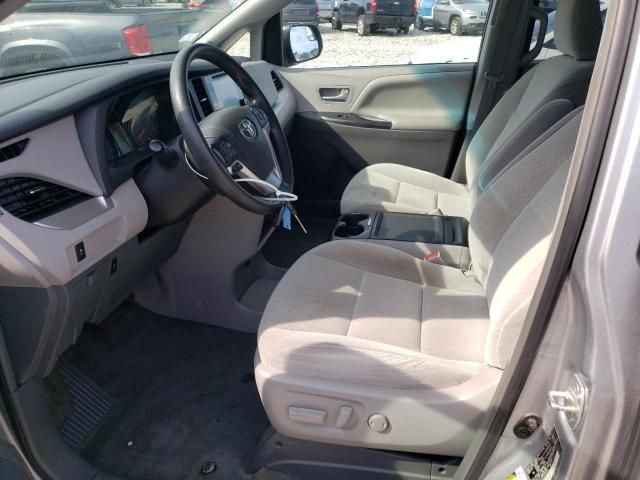 2017 Toyota Sienna LE