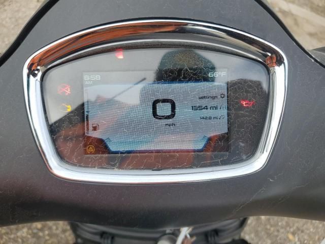 2022 Vespa GTS 300