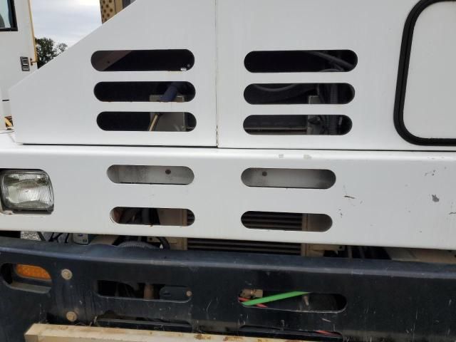2011 Capacity TJ5000-Yard Truck