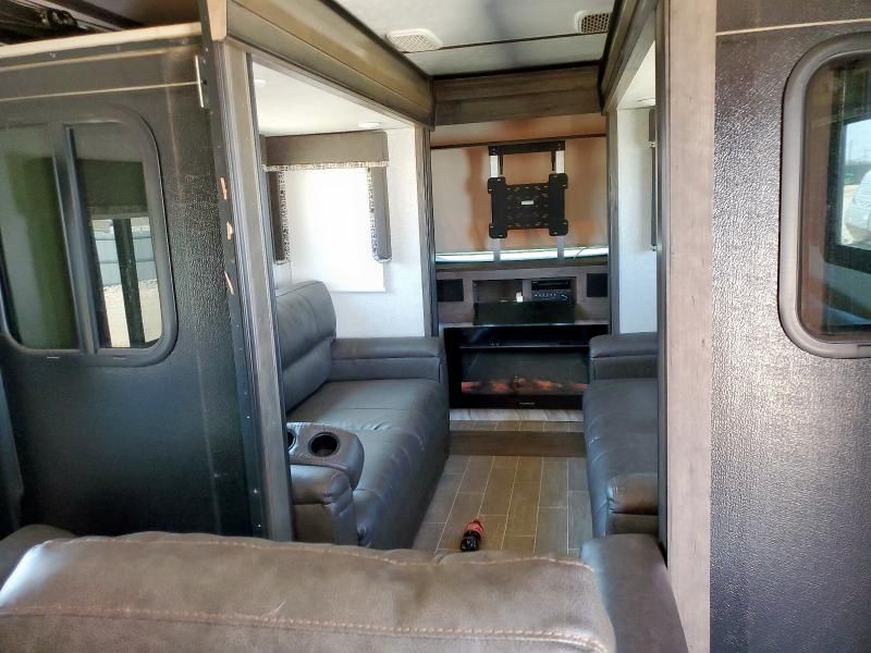 2019 Montana Trailer