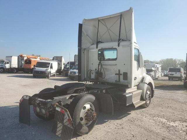 2017 Kenworth T680 Semi Truck