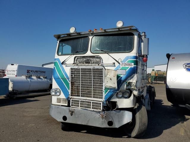 1982 Freightliner COE Semi Truck