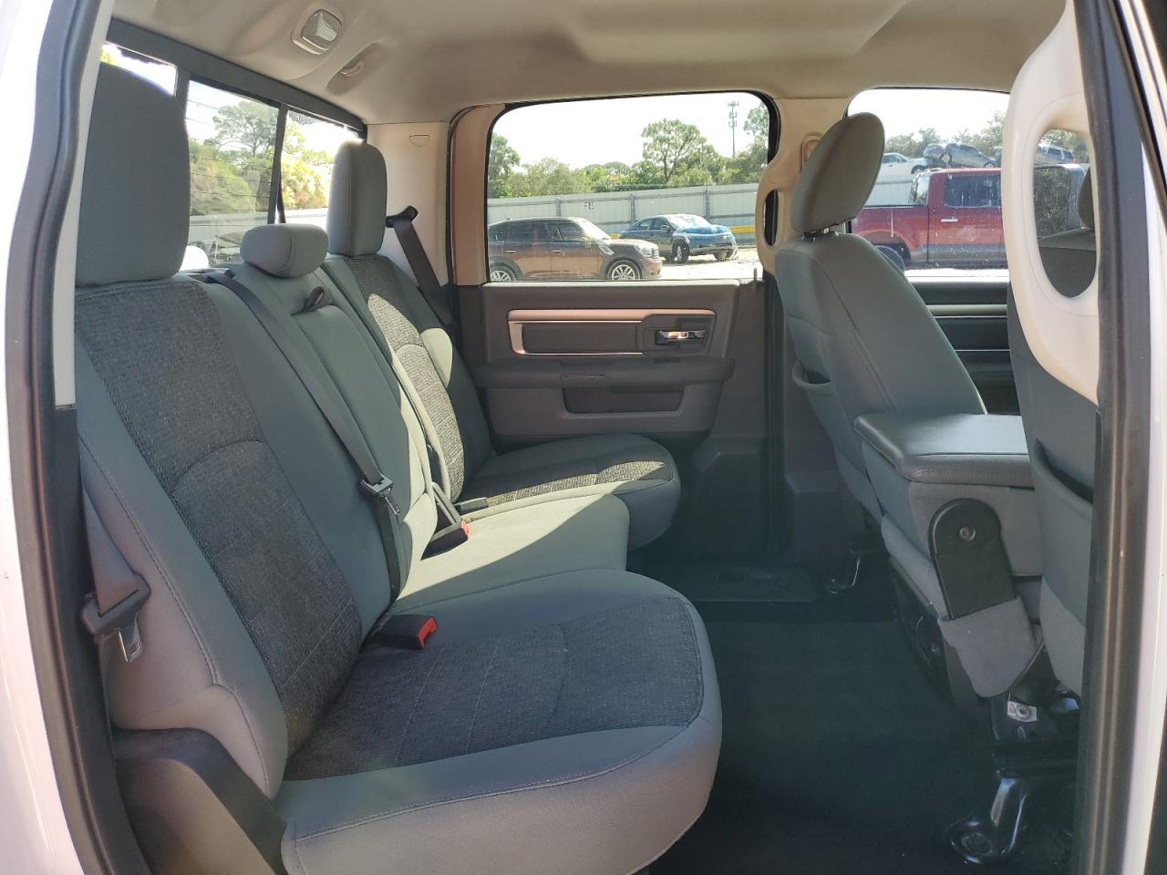 2015 Dodge RAM 1500 SLT