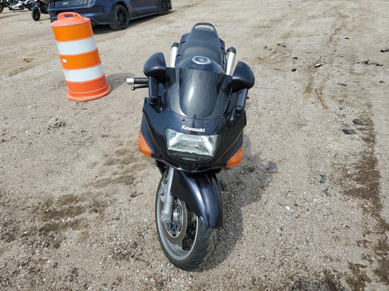 2001 Kawasaki ZX600 E