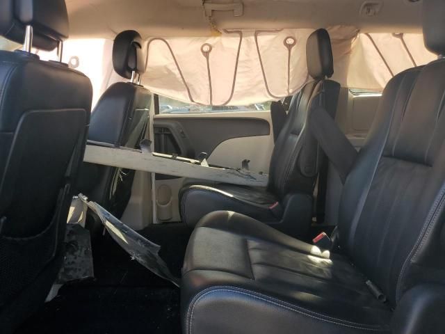 2013 Chrysler Town & Country Touring