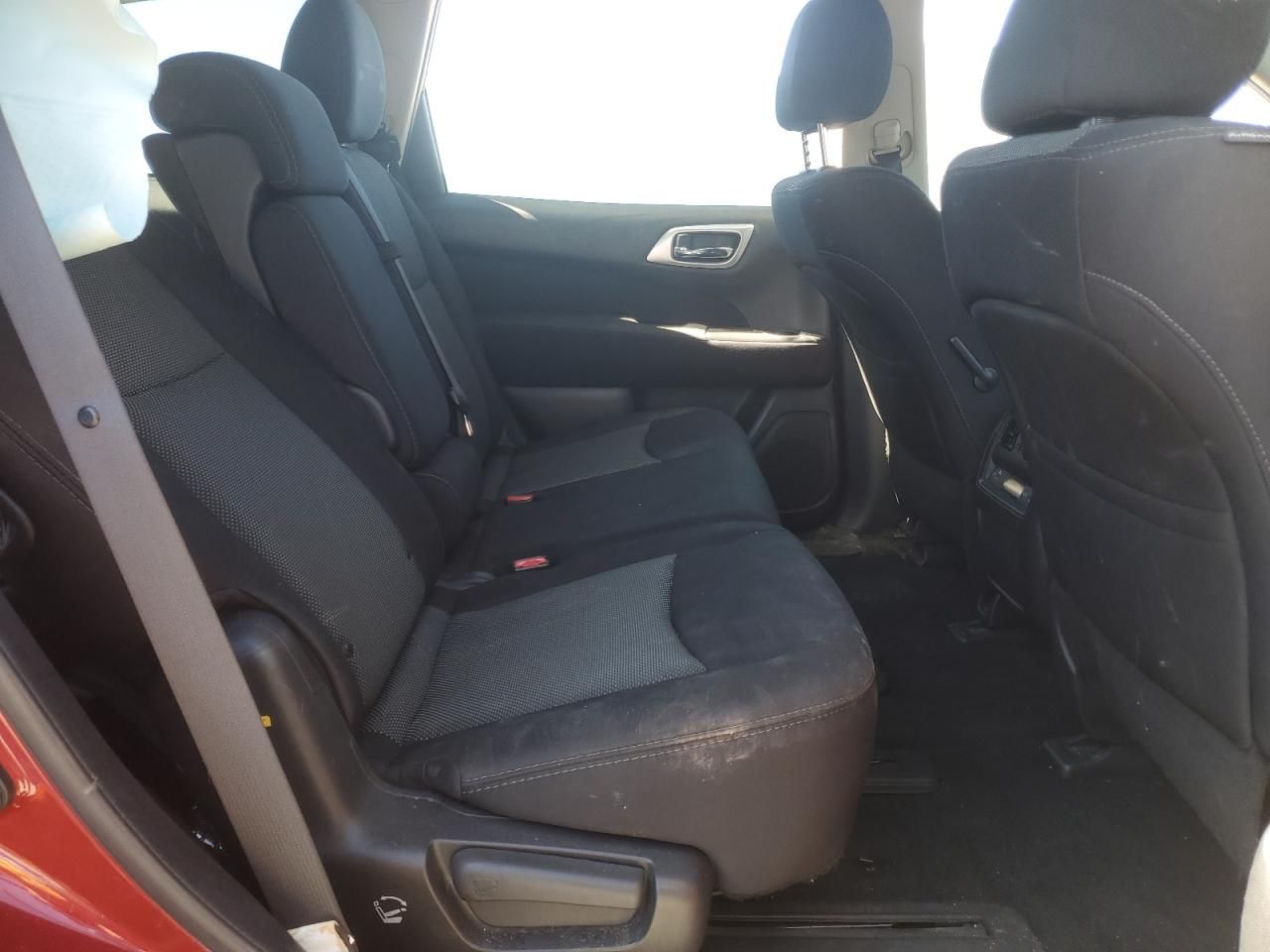 2017 Nissan Pathfinder s