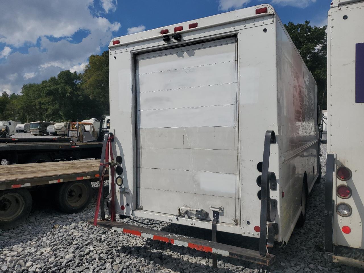2001 International 1652-SC Delivery Van