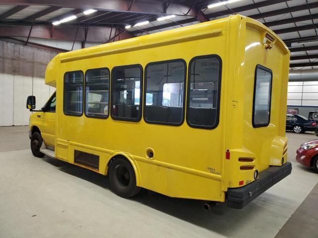 2019 Ford Econoline E450 Super Duty Cutaway Van
