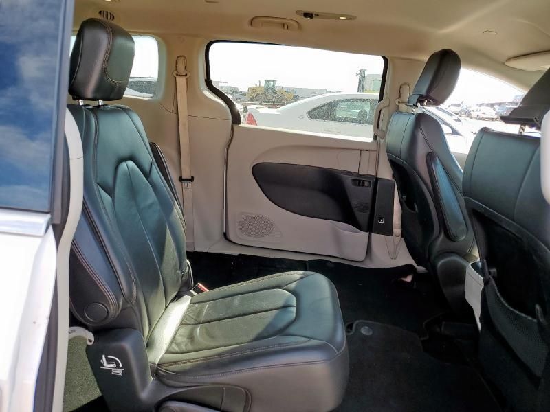 2017 Chrysler Pacifica Touring L