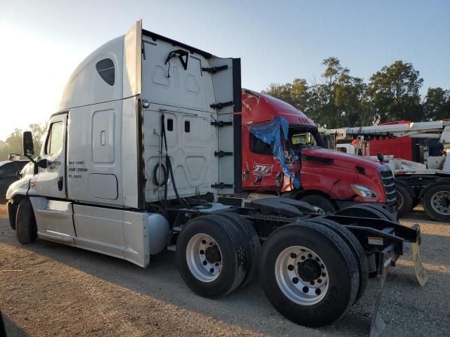 2014 Freightliner Cascadia 125 Semi Truck